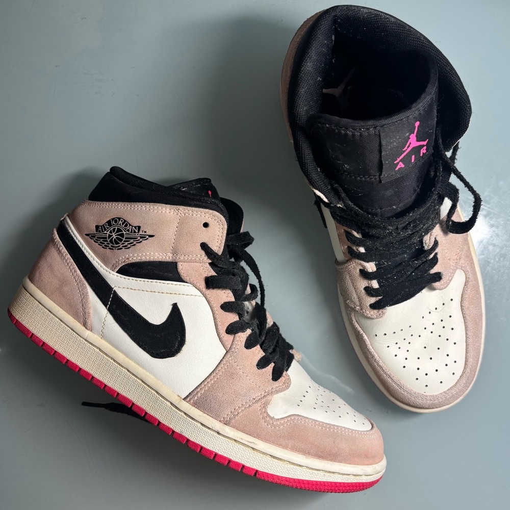 Nike Air Jordan 1 Mid SE “Crimson Tint” Size 8